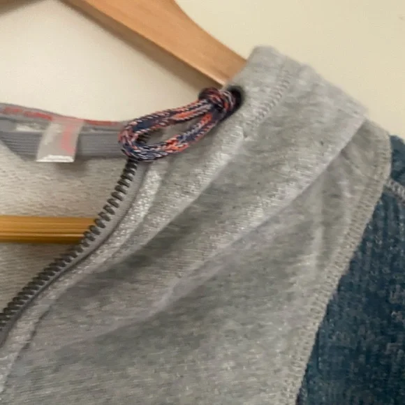 NWT Cropped Free People Movement Sweatshirt. Size XSmall - Picture 8 of 12